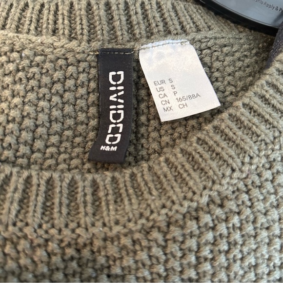 H&M Divided Textured Pullover Sweater - Picture 10 of 11